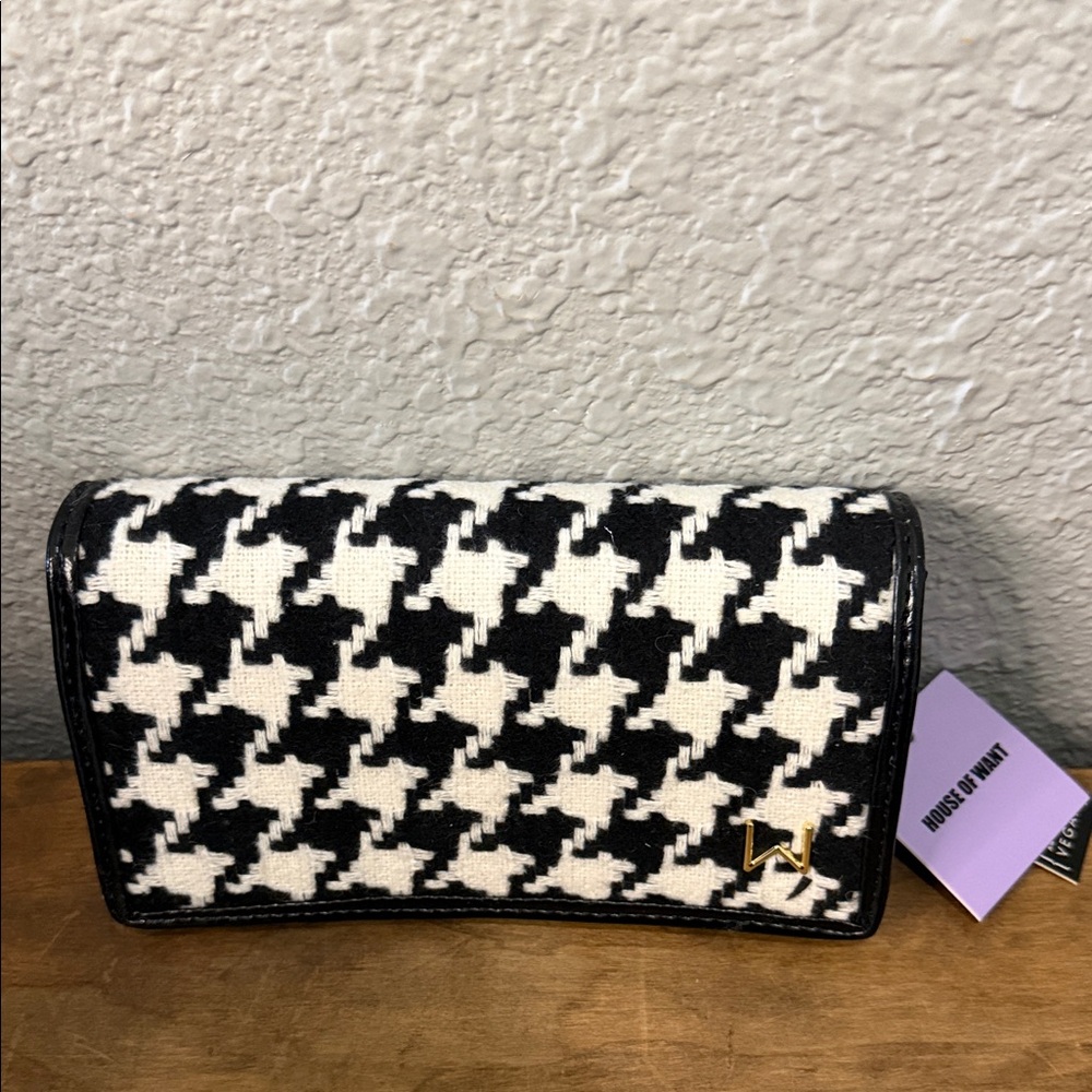 House of Want Black & White Houndstooth Clutch/ Crossbody NEW